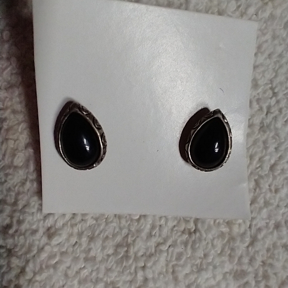 Black teardrop button post earrings - Picture 1 of 3